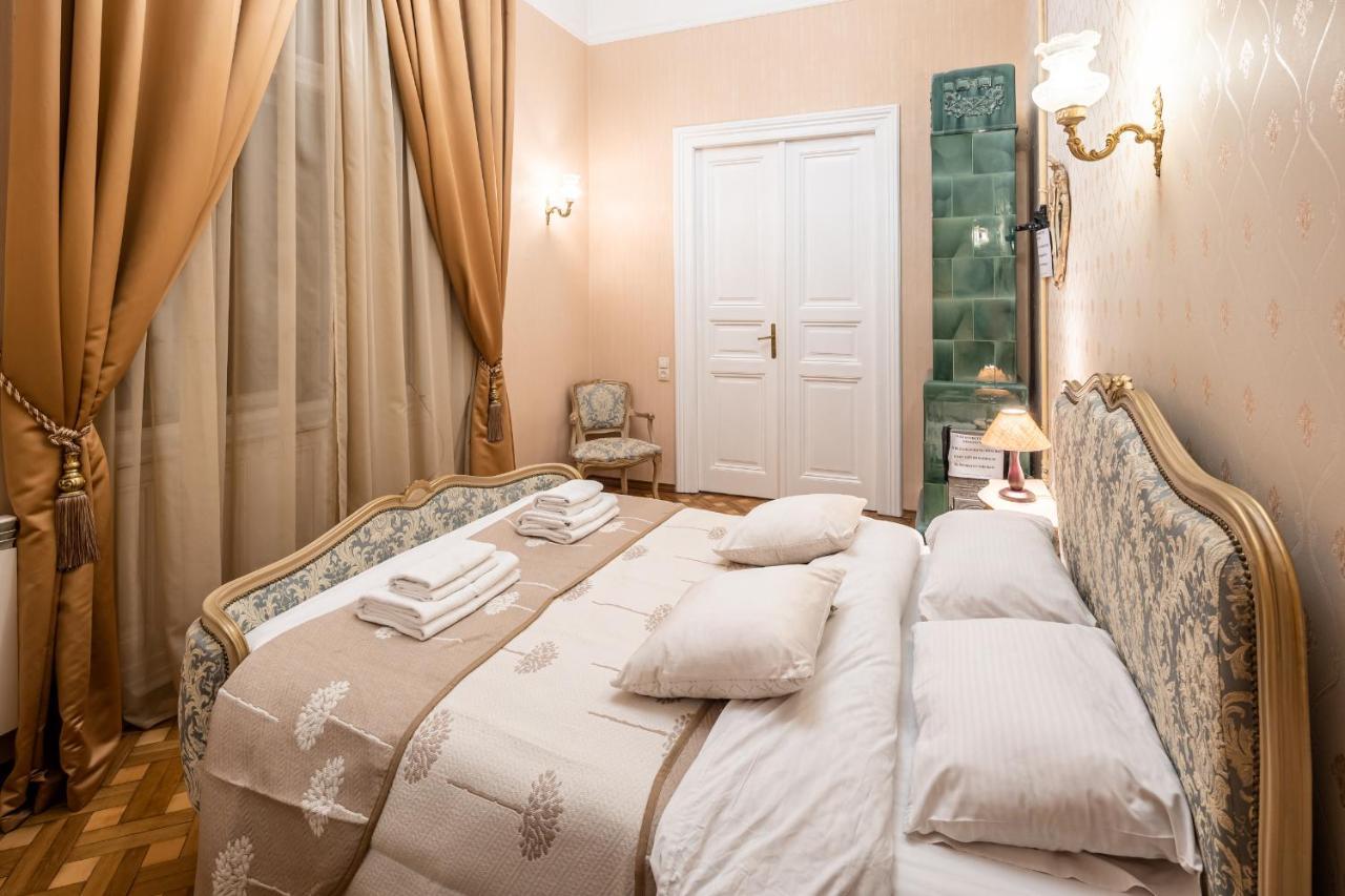 3 Bedrooms Royal Italian Style In An Austrian Building, Parking, Balcony Львов Экстерьер фото
